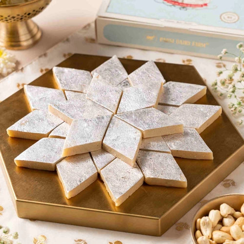 Premium Kaju Katli – Rich Cashew Sweet (Pure Desi Taste)