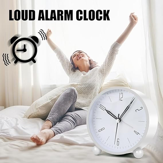 Analog 4 Inch Round Alarm Clock Non Ticking, Battery Operated & Light Function, Super Silent Alarm Clock, Simple Stylish Design for Desk/Bedroom