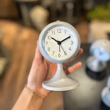 Children's alarm clock digital round analog battery operated table clock quiet small desk clock with night light office no ticking bedside