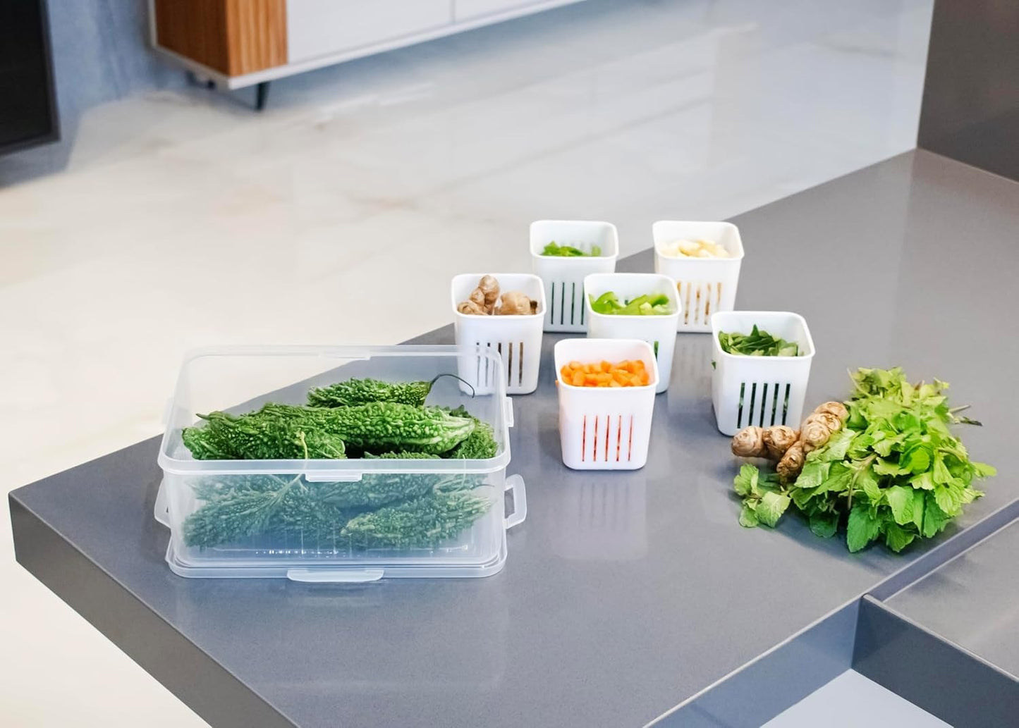 4-Grid Fridge Storage Container – Stackable, Fresh-Keeping Food Organizer with Drain Plate