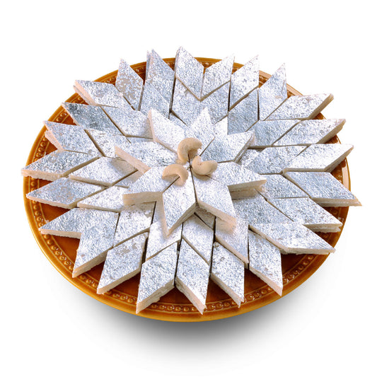 Premium Kaju Katli – Rich Cashew Sweet (Pure Desi Taste)